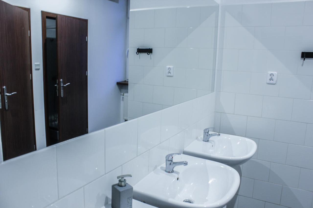 Baba Hostel Kaliszki エクステリア 写真