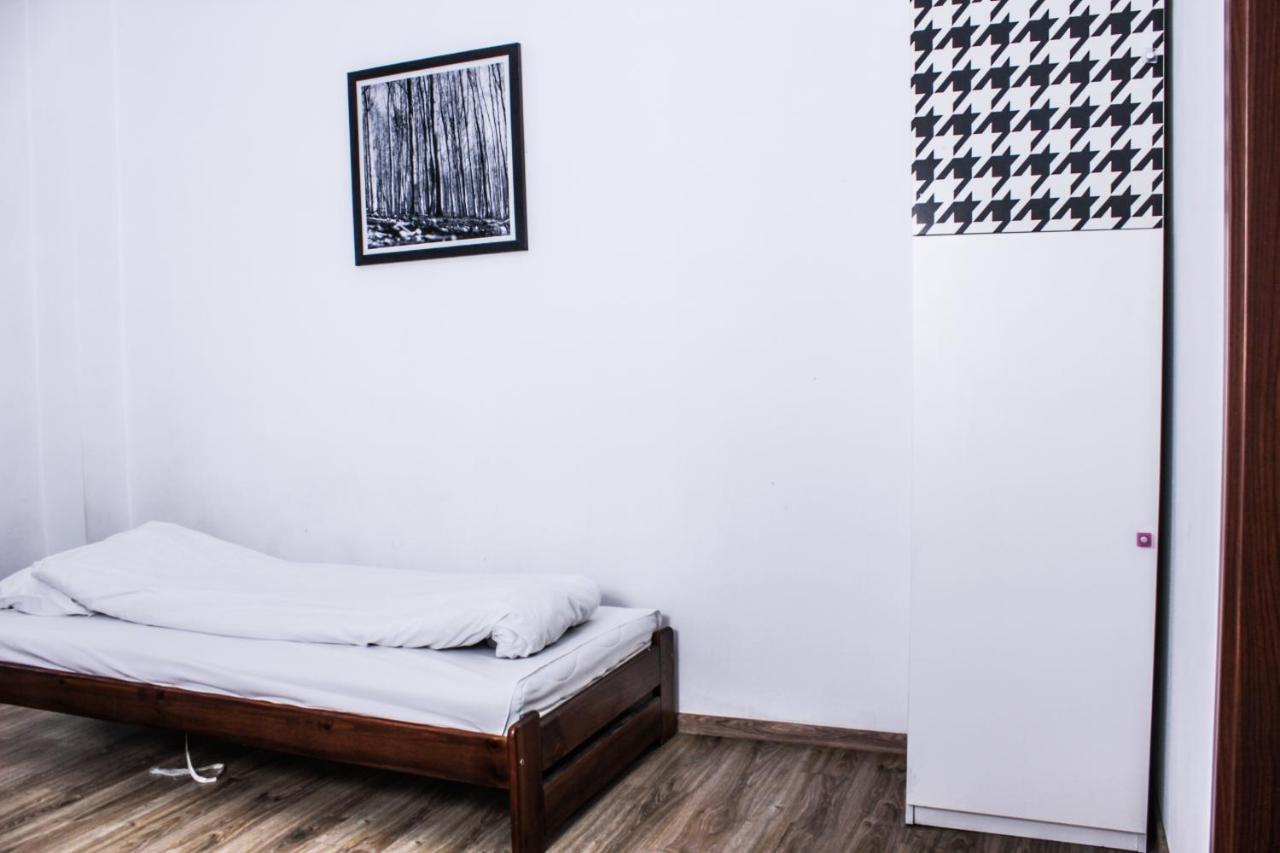 Baba Hostel Kaliszki エクステリア 写真